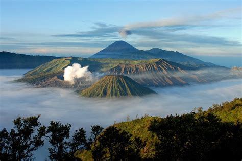 10 Wisata Terbaik di Pulau Jawa yang Wajib Kalian Kunjungi!